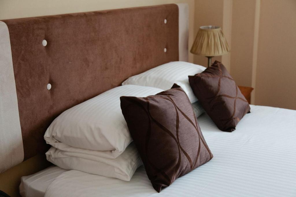 Caledonia Hotel Rosyth Room photo