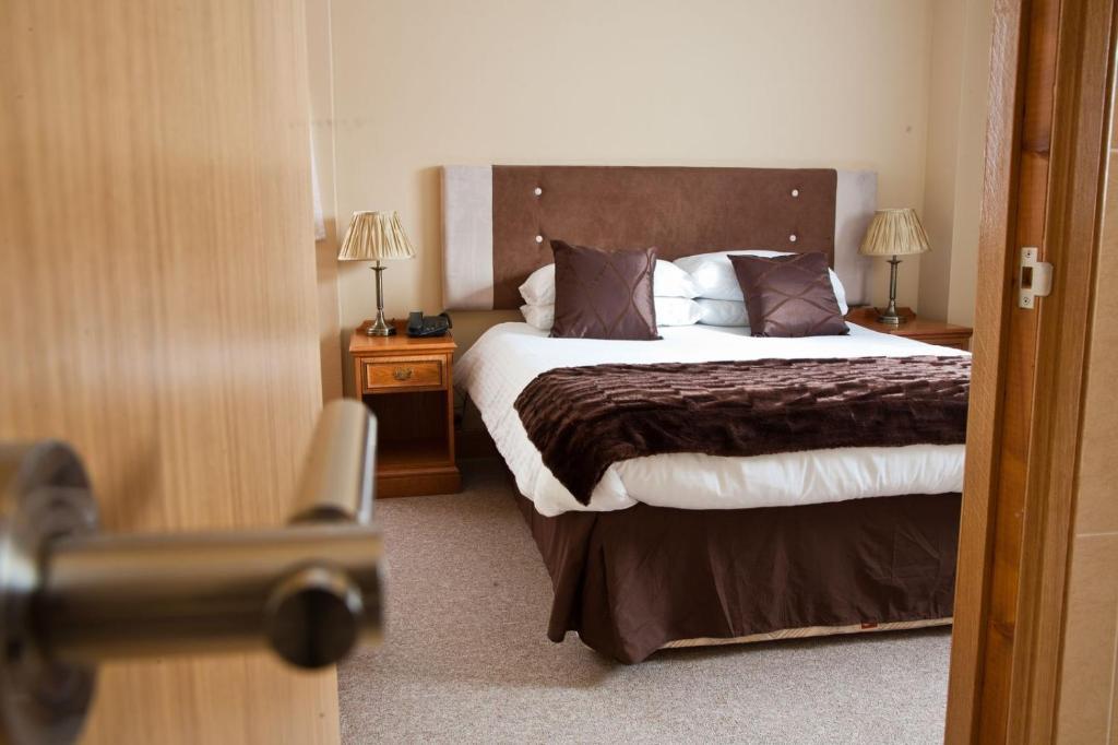 Caledonia Hotel Rosyth Room photo