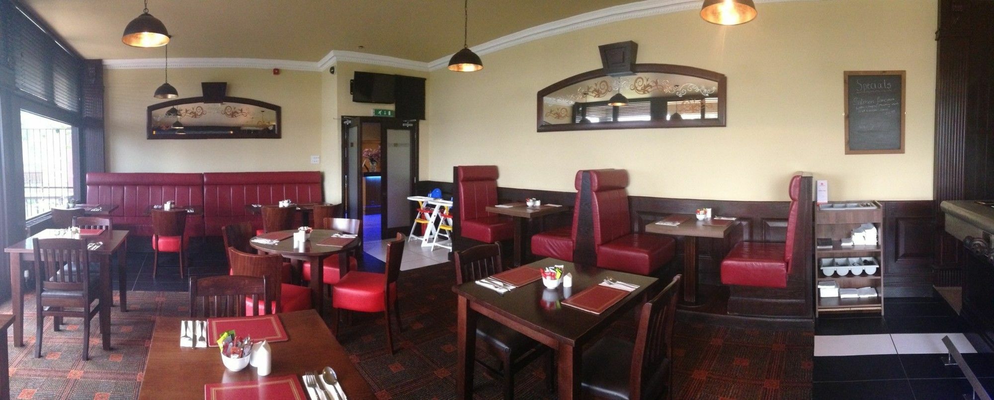 Caledonia Hotel Rosyth Exterior photo